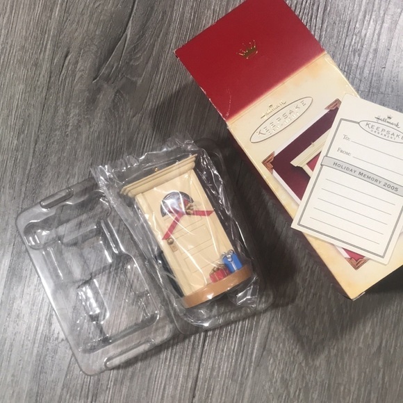 Hallmark NIB “New Home 2005” Collectors Series Ornament - Picture 9 of 9